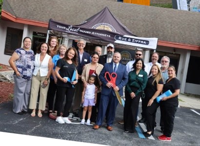 Ribbon cutting for a new Deltona business